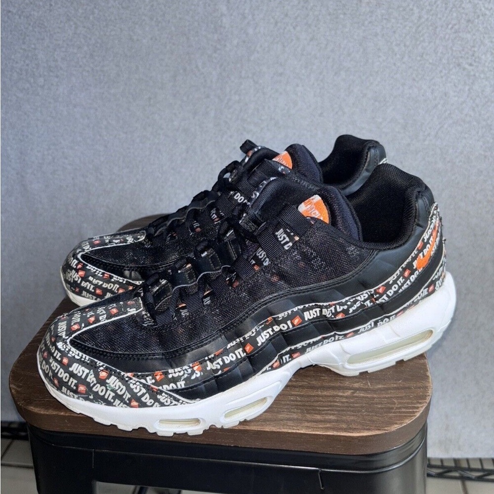 Nike Air Max  Just Do It   Mens Size  US